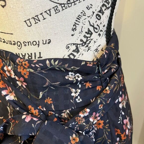 Tularosa
Maida Floral-Print Ruffle Mini Skirt - Picture 6 of 11